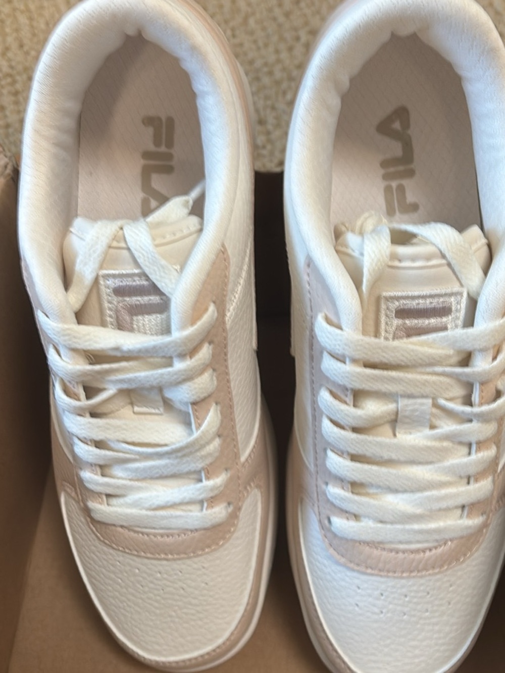 Fila Women's White and Blush-Accent Low Top Sneakers size 8